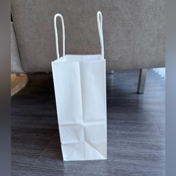 New White Gift Bags Paper Bags Set of 20 small - Picture 5 of 10